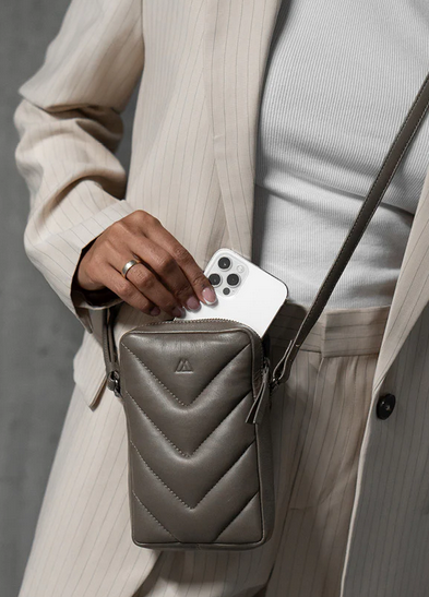 Leia phone bag XL major brown  - Markberg