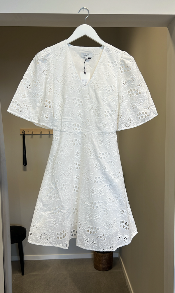 Melika Dress Hvit - Mbym
